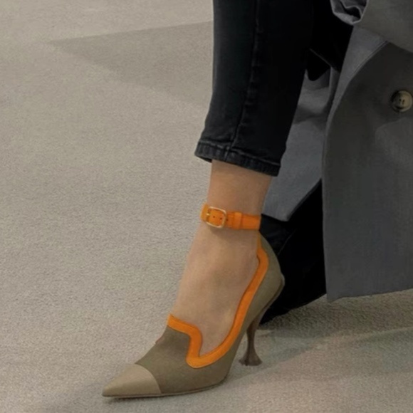 Burberry Brecon Canvas And Leather Pumps - Picture 10 of 12